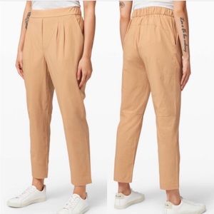 lululemon beige athletic trouser size 8